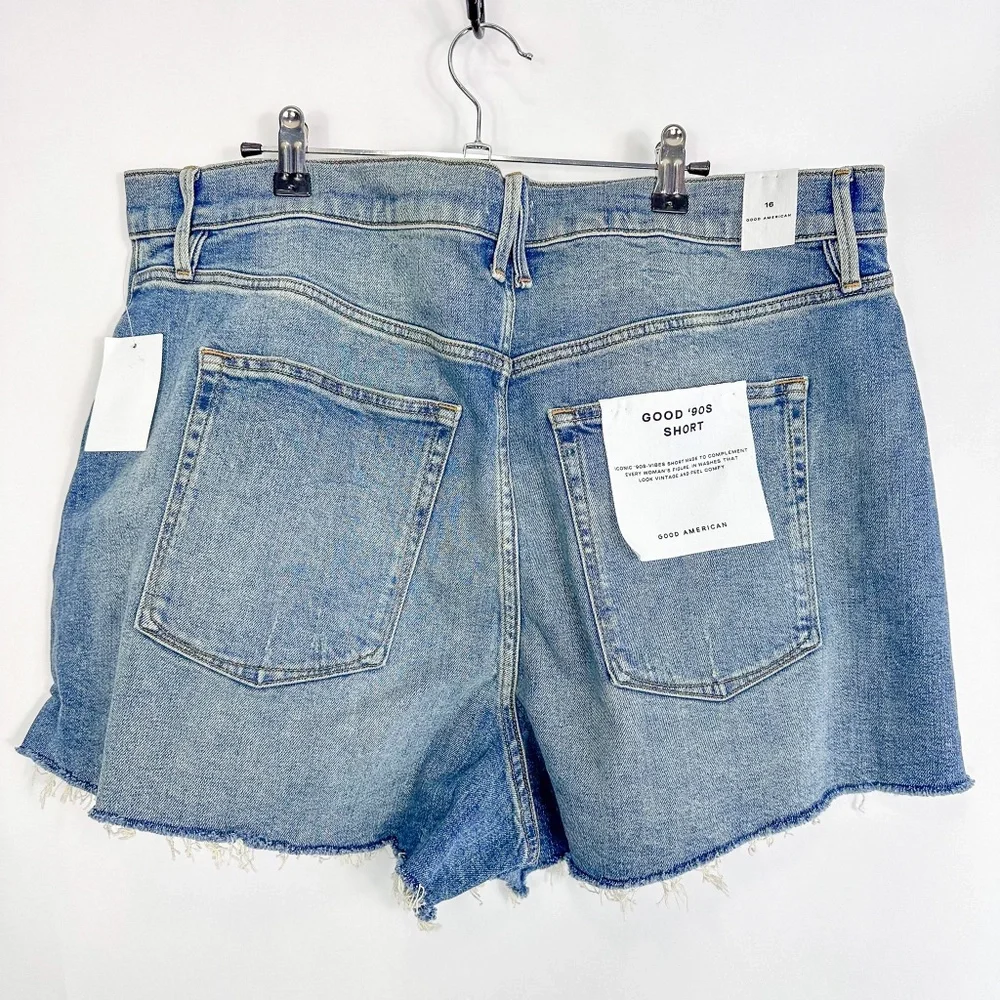 Good American Good 90's Mid Rise Relaxed Denim Shorts - Picture 5 of 7